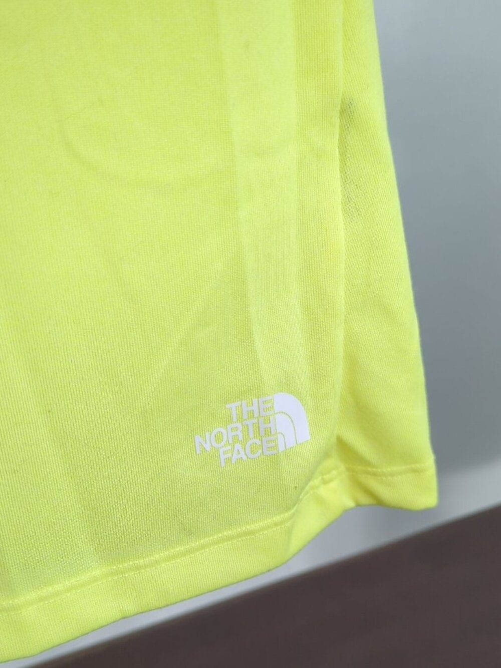 The North Face Flashdry Tee Shirt in Yellow Size Large - Picture 3 of 5